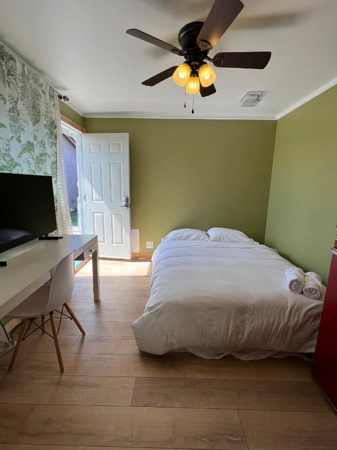 Private Room W/ Private Room Entrance & Free Wifi & Ac & Private Fridge Carson Exterior foto