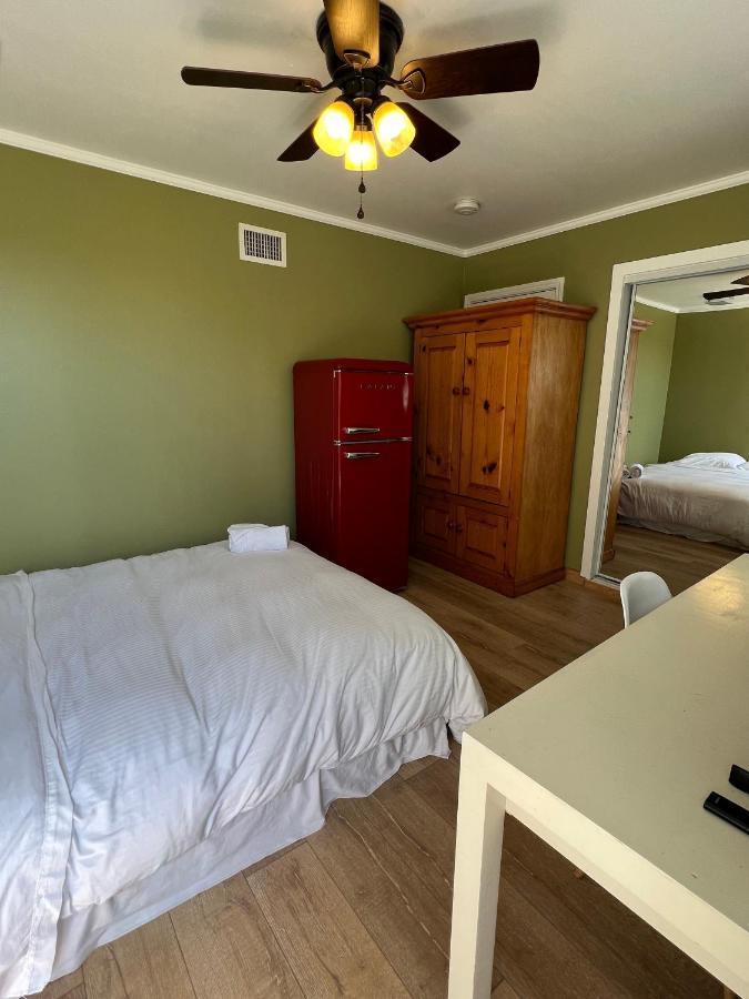 Private Room W/ Private Room Entrance & Free Wifi & Ac & Private Fridge Carson Exterior foto
