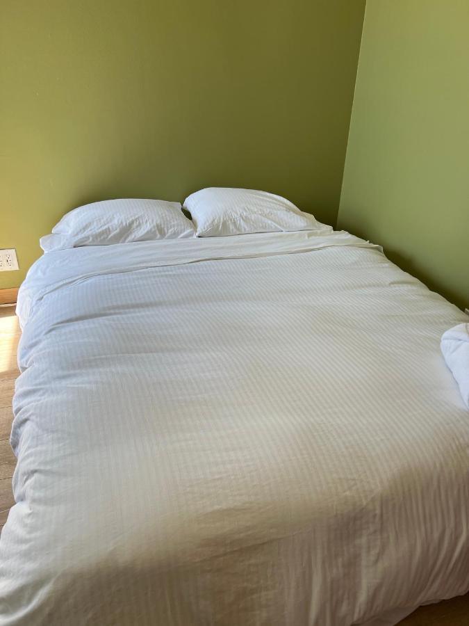 Private Room W/ Private Room Entrance & Free Wifi & Ac & Private Fridge Carson Exterior foto